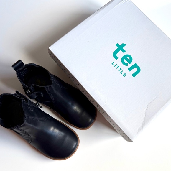 Ten Little Black Vegan Leather Chelsea Boots Toddler Size 10 Toddler Boy or Girl - Picture 7 of 9